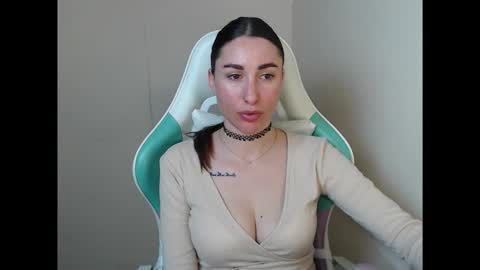 Snapshot of cammila_horn chatting on 04/23/26, 05:41 cammila horn online show from 04/23/26, 05:41
