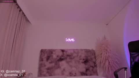 Laura Camila online show from 01/06/25, 02:26