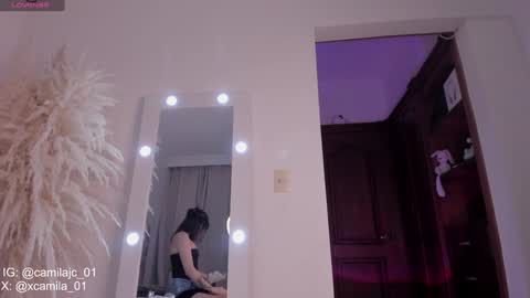 Laura Camila online show from 01/10/25, 03:18