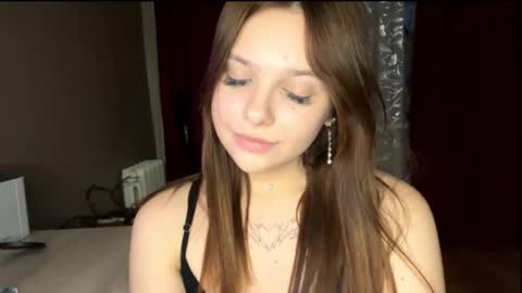 Snapshot of cammyalquicira chatting on 10/12/25, 03:11 Vicky online show from 10/12/25, 03:11