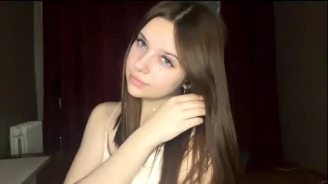 Snapshot of cammyalquicira chatting on 10/16/25, 03:46 Vicky online show from 10/16/25, 03:46