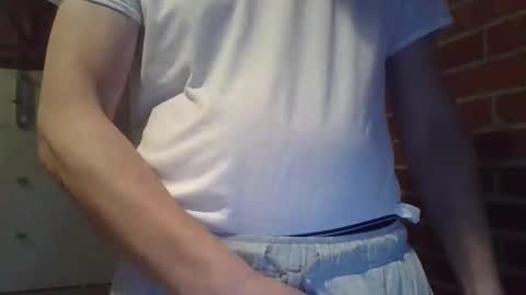 Snapshot of cammyman6900 chatting on 10/21/25, 01:45 cammyman6900 online show from 10/21/25, 01:45