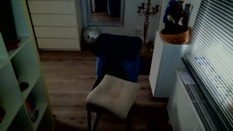 camunication online show from 09/12/25, 08:36