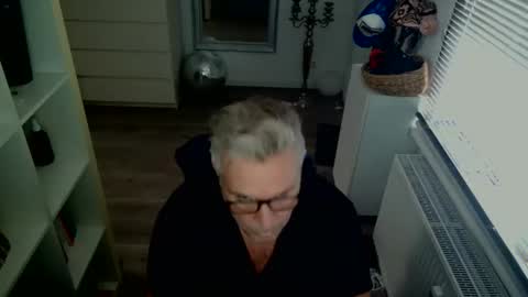 camunication online show from 10/01/25, 08:09