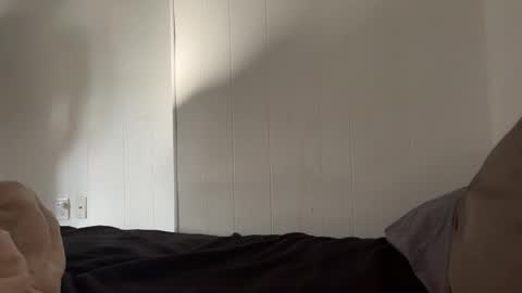 Snapshot of canadianboy204 chatting on 10/02/25, 09:00 canadianboy204 online show from 10/02/25, 09:00