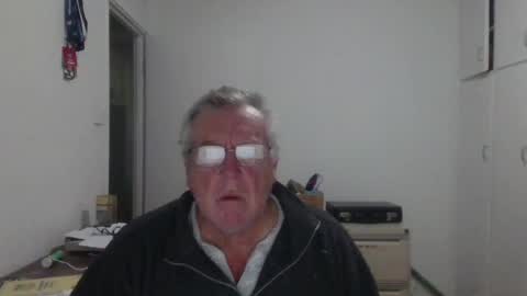 Snapshot of canberian chatting on 06/15/26, 11:51 Canberian online show from 06/15/26, 11:51