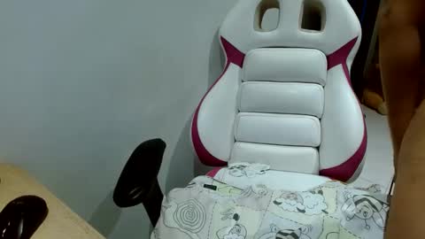 Snapshot of canddysexxx_ chatting on 02/14/25, 11:42 Carolina online show from 02/14/25, 11:42