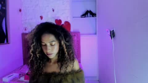 candela_ruiz online show from 09/11/25, 07:47