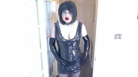 candi smokes online show from 03/18/26, 01:47