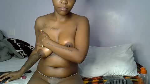 Snapshot of candie_1 chatting on 09/13/25, 12:54 kim online show from 09/13/25, 12:54