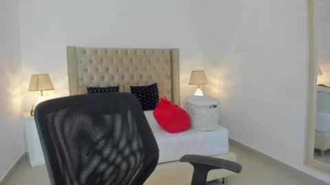 Candie  online show from 11/23/25, 11:21