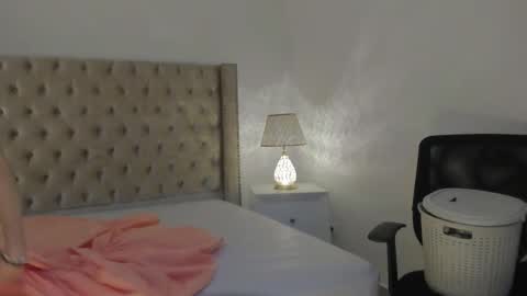 Candie  online show from 11/24/25, 11:43