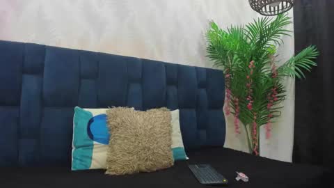 candise online show from 12/02/25, 10:38