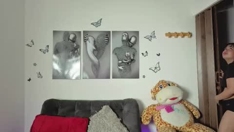 Im ChloeJoin The Fan Club online show from 02/18/26, 11:06