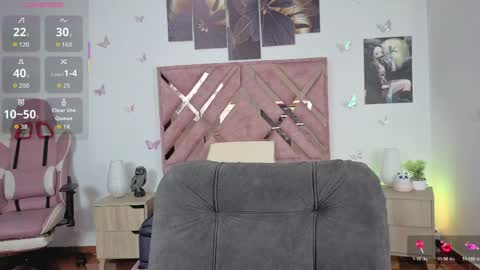 Im ChloeJoin The Fan Club online show from 05/26/26, 04:08