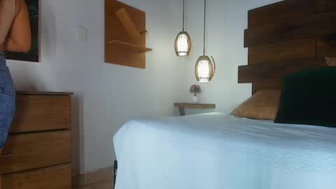 Jolie online show from 04/15/26, 07:43