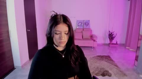 candy_fox_19 online show from 12/19/25, 12:45