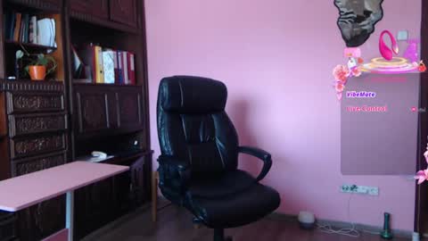 candy_hellenx online show from 06/15/26, 07:43