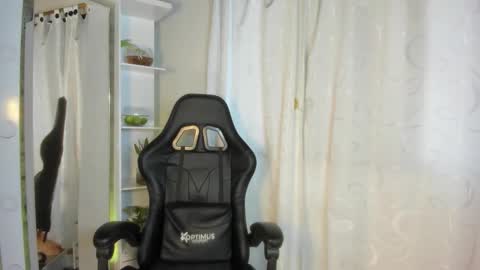 Nickol online show from 09/18/25, 09:39