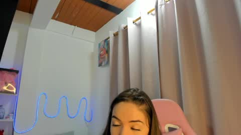 candy_kitty7343 online show from 04/07/26, 04:13