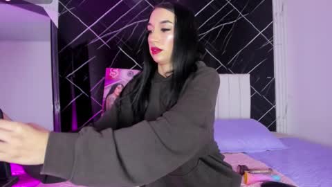 Leila  online show from 09/19/25, 03:30