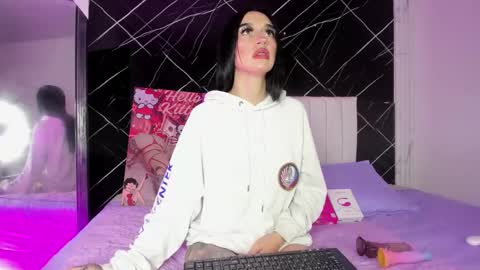 Leila  online show from 11/14/25, 04:00