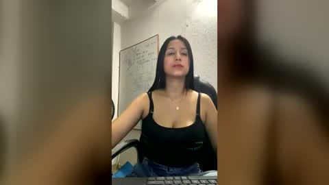 Snapshot of candy_liittle18 chatting on 08/04/26, 02:15 candy_liittle18 online show from 08/04/26, 02:15