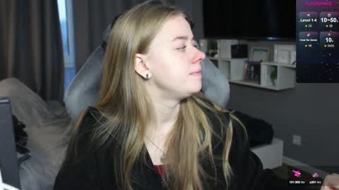 Snapshot of candy_meggie chatting on 12/03/24, 07:32 Megan online show from 12/03/24, 07:32