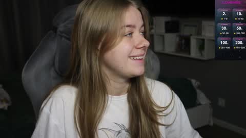 Snapshot of candy_meggie chatting on 12/07/24, 02:24 Megan online show from 12/07/24, 02:24