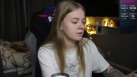 Snapshot of candy_meggie chatting on 12/26/24, 02:27 Megan online show from 12/26/24, 02:27