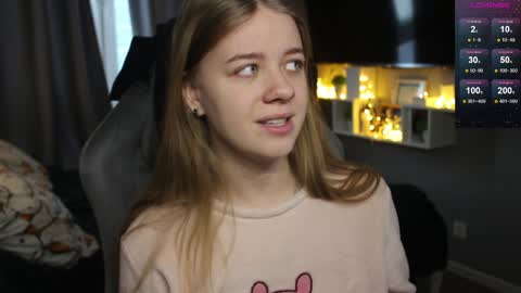 Snapshot of candy_meggie chatting on 01/12/25, 10:56 Megan online show from 01/12/25, 10:56