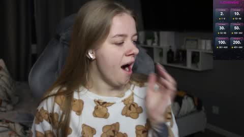 Snapshot of candy_meggie chatting on 01/21/25, 02:26 Megan online show from 01/21/25, 02:26