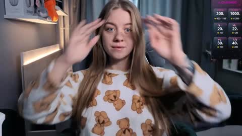 Snapshot of candy_meggie chatting on 02/05/25, 12:17 Megan online show from 02/05/25, 12:17