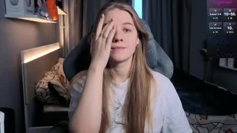 Snapshot of candy_meggie chatting on 02/10/25, 01:55 Megan online show from 02/10/25, 01:55