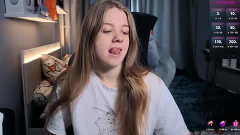 Snapshot of candy_meggie chatting on 02/11/25, 09:09 Megan online show from 02/11/25, 09:09