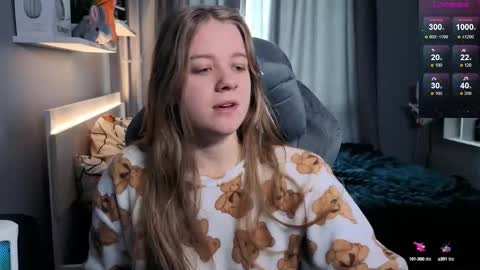 Snapshot of candy_meggie chatting on 03/10/25, 09:43 Megan online show from 03/10/25, 09:43