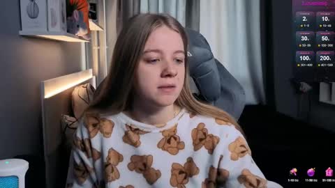 Snapshot of candy_meggie chatting on 03/11/25, 09:34 Megan online show from 03/11/25, 09:34