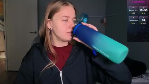 Snapshot of candy_meggie chatting on 09/18/25, 08:16 Megan online show from 09/18/25, 08:16