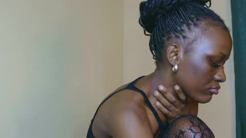 Snapshot of candy_novah chatting on 06/29/26, 10:15 NOVAH online show from 06/29/26, 10:15