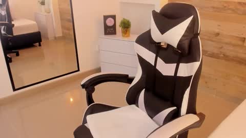 CANDY online show from 03/19/26, 08:24