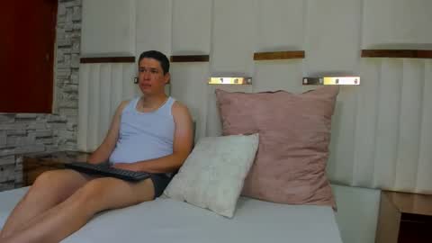 candyandsteven online show from 10/19/25, 02:34