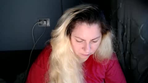 Laura online show from 09/23/25, 11:24