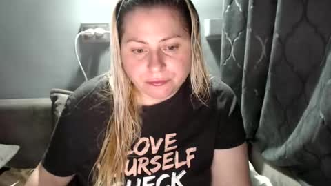 Laura online show from 10/11/25, 08:07