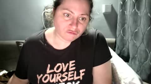 Laura online show from 10/15/25, 05:46