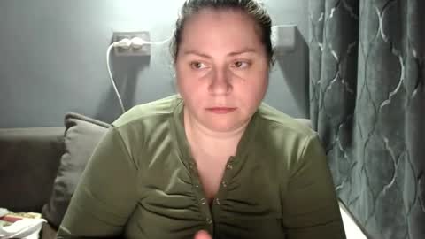 Laura online show from 11/12/25, 08:08