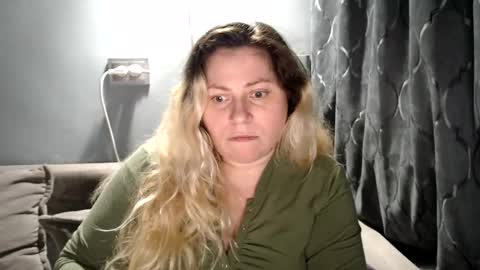 Laura online show from 02/15/26, 11:34