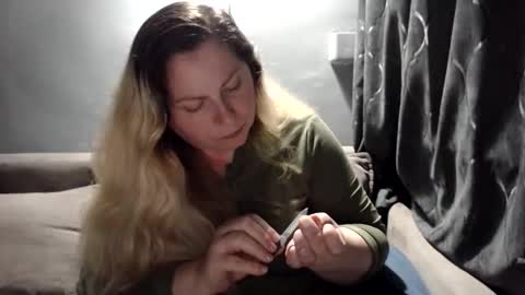 Laura online show from 03/04/26, 08:04