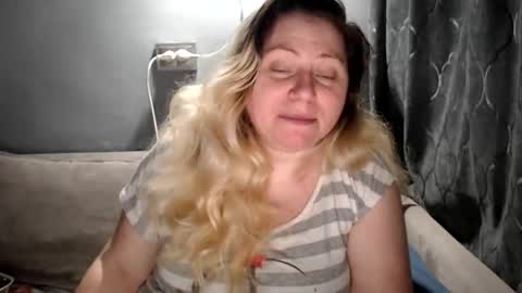 Laura online show from 04/03/26, 07:34