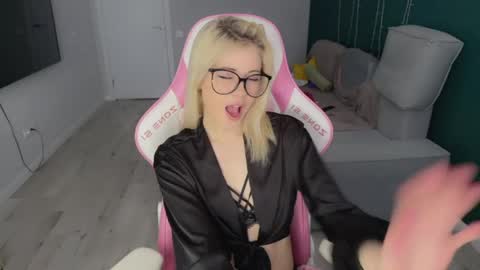 You can call me HH online show from 04/06/26, 01:34