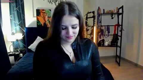 Sofia online show from 11/05/25, 12:32